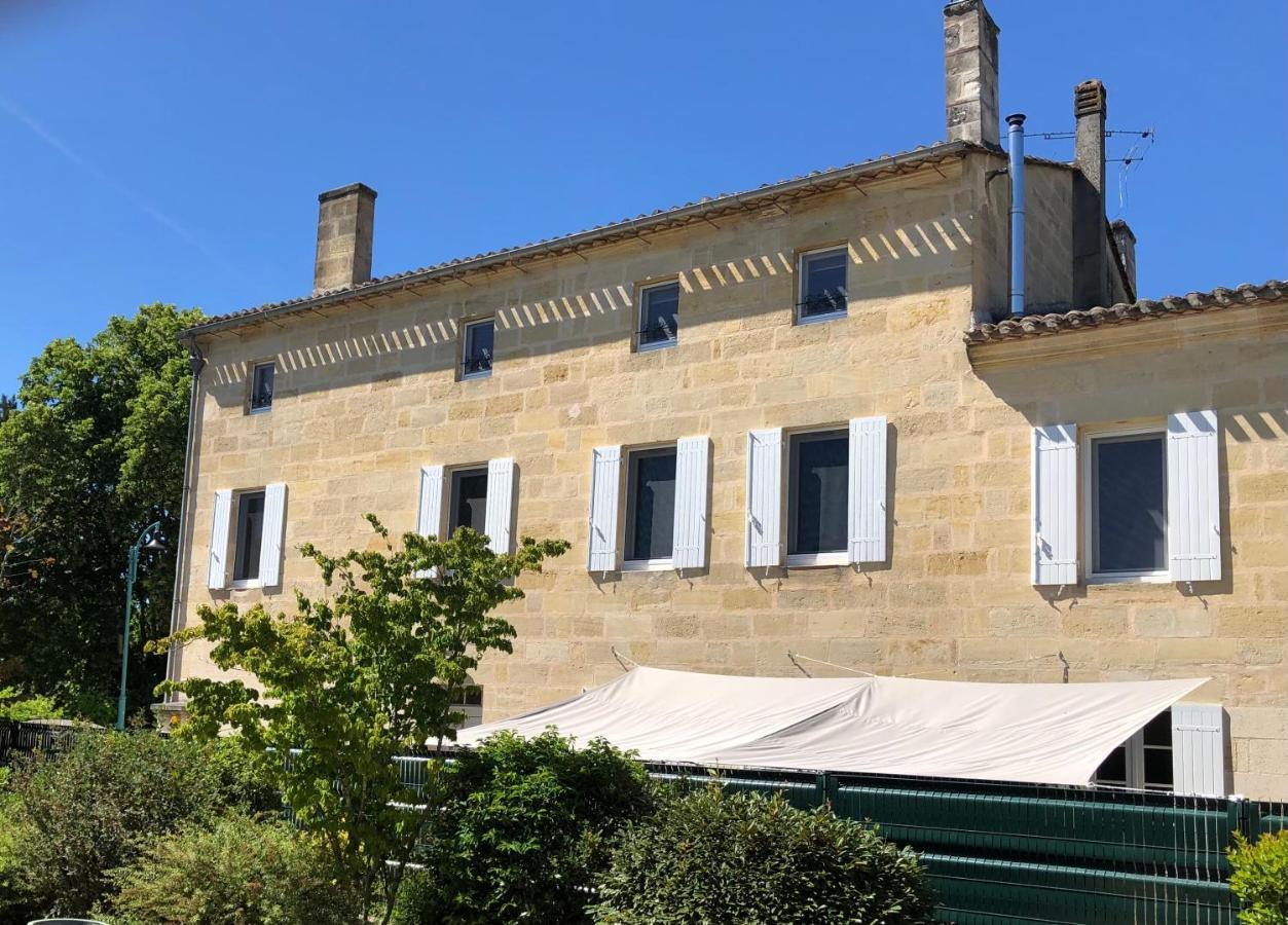 Le Numero 15 Saint-Seurin-sur-l'Isle Exterior foto
